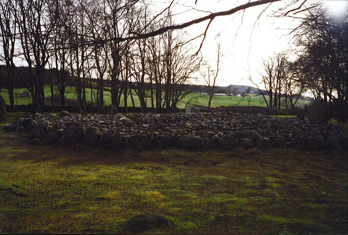 NH74SE0003 - Balnuaran of Clava, cairn04.jpg