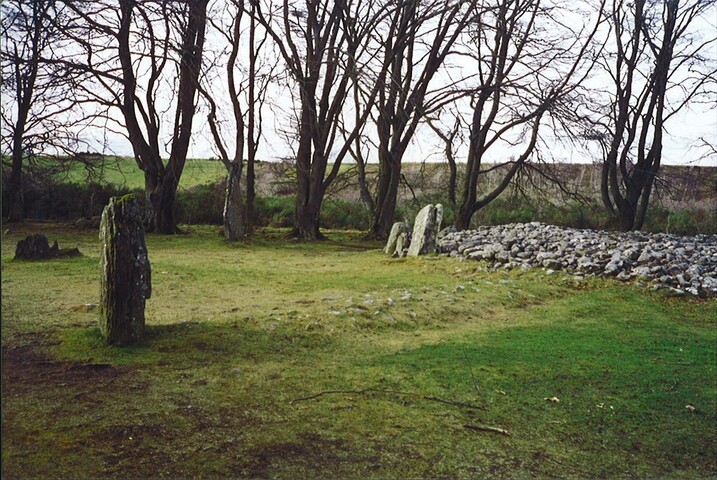 NH74SE0003 - Balnuaran of Clava, cairn07.jpg