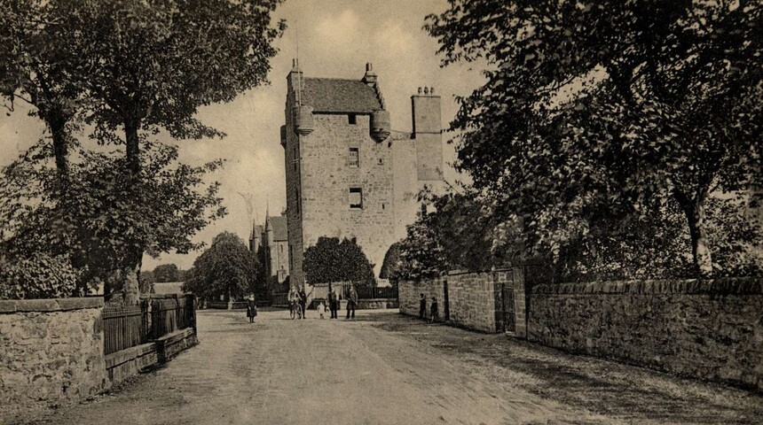 NH78NE0006 - Dornoch Castle from the West.JPG