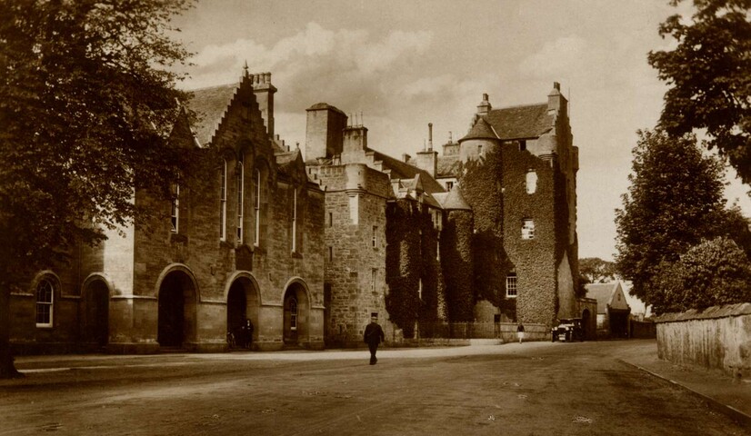NH78NE0060 - Castle and County Buildings 1936.JPG