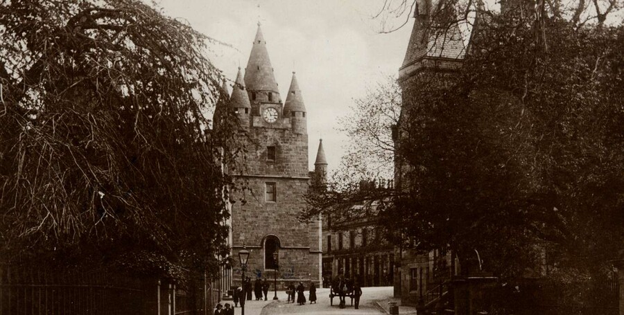NH78SE0006 - Tain - Tower Street.JPG