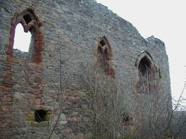 NH85SE0010 - Rait Castle Nairn 2.JPG