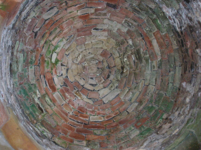 NH85SE0010 tower corbelling 06.2005.JPG