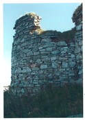NH93NE0001 - Lochindorb Castle 2006 - Part of NE Remaining Tower.jpg