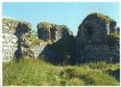 NH93NE0001 - Lochindorb Castle 2006 - The Keep.jpg