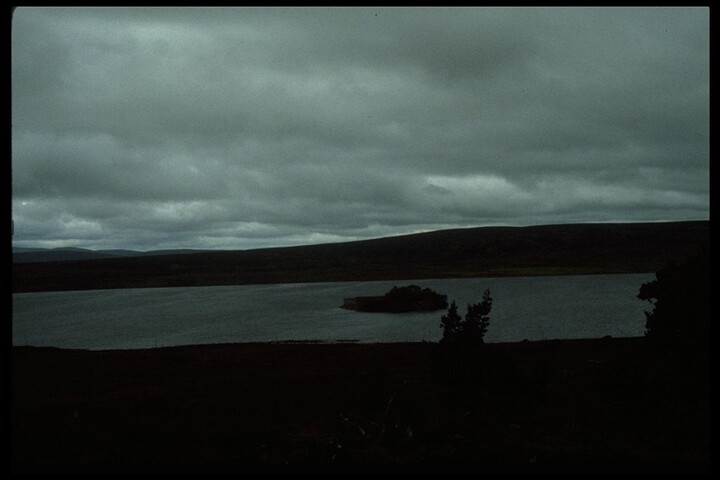 NH93NE0001 - Lochindorb Castle, from hills.jpg