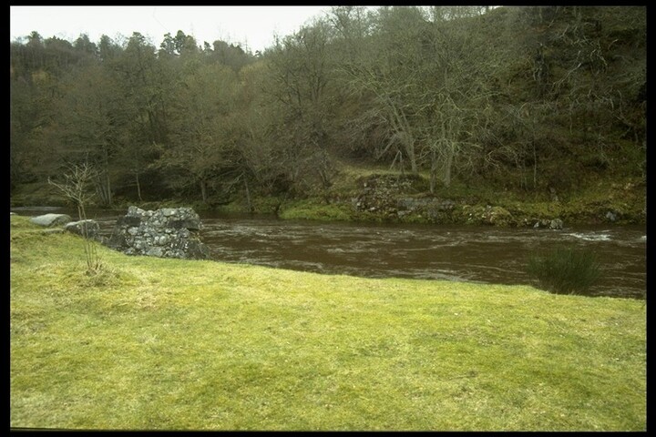 NH94NE0003 - Bridge Remains, Findhorn, Ardclach Church.jpg