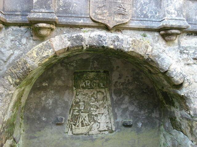 NM68NE0001 St Maelrubhas Chapel (april 07) 4.JPG