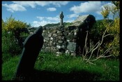 NM76NE0001 - St Finnan's Chapel, Eilean Fhianain 2.jpg