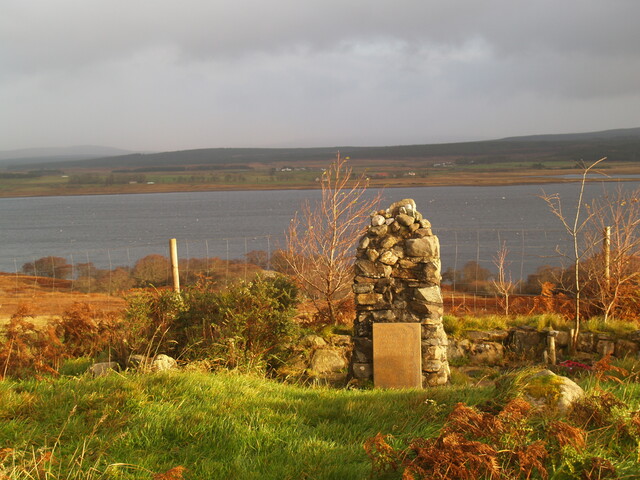 254722 909066 - War Memorial, Sallachy_02.jpg