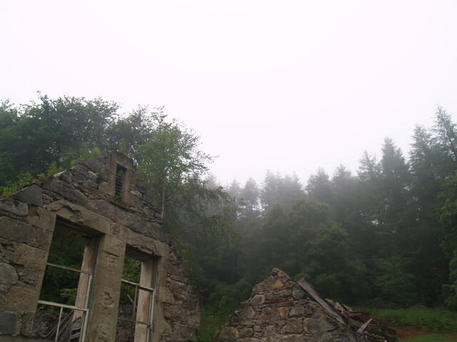 256919 867212 - E Facing Elevation (and toilet block).jpg