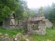 256919 867212 - S facing elevation - note wall.jpg