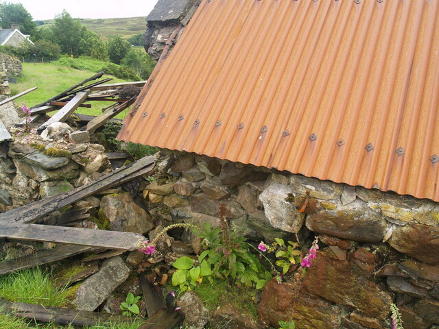289164 953471 - Croft  W Facing Damage.jpg