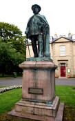 Viewfield House & Grigor Statue.jpg