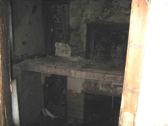 Ruined House at Culeave January 2008 008.jpg