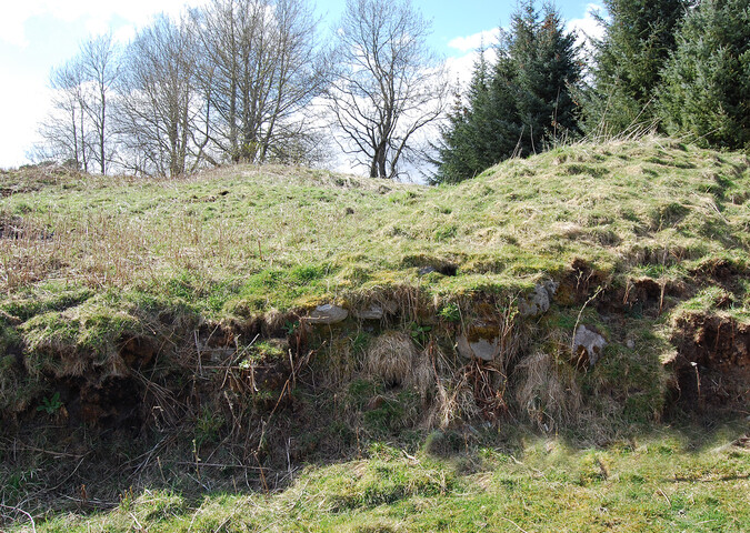 Dun Mor part of outer rampart.jpg