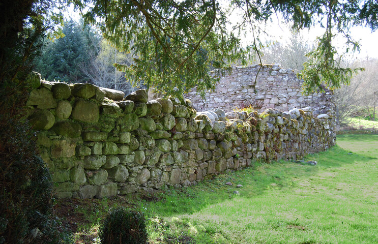 Kiltarlity Old Parish Church north side.jpg