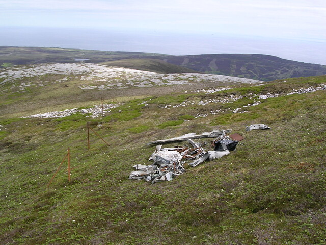 p5070_27_06_06_collected_wreckage2.jpg