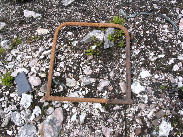 p5070_27_06_06_unkownsteelcompontnet.jpg