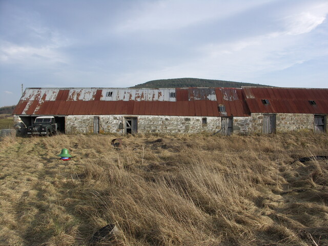 Tomnagaun Steading - south-west elevation (north end).JPG