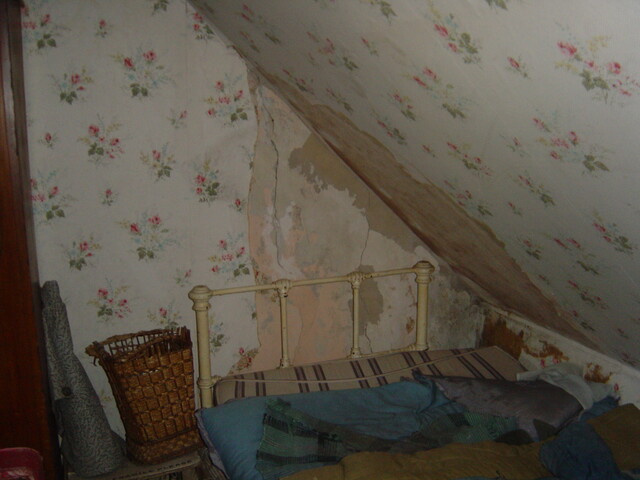 04 - Bedroom 1.JPG