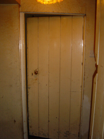 25 - Passage Dining room door.JPG