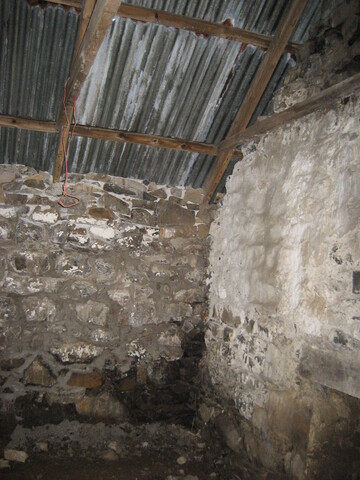7) internal space north and west walls.JPG