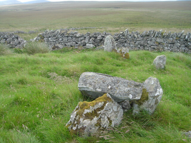 backlass stone circle 1 MHG873.JPG