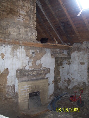 Interior Chimney Breast  South East end from Lounge 2.JPG