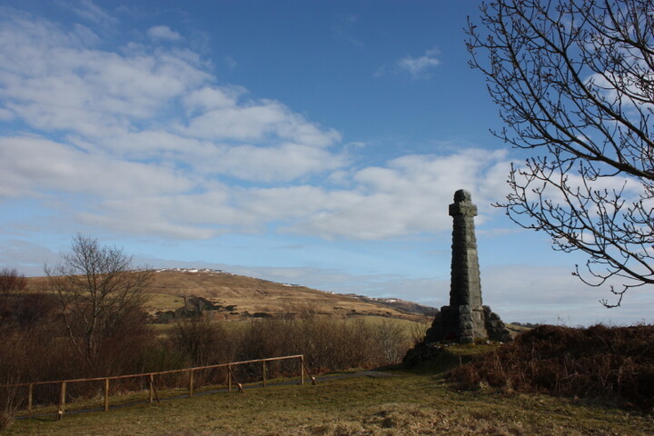 JMBriscoe_EOS450_IMG4197-09_03_2010-14_39_17 Lochaline War Memorial_1.JPG