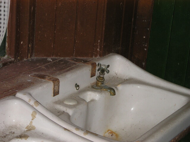 Wash Hand Basin.JPG