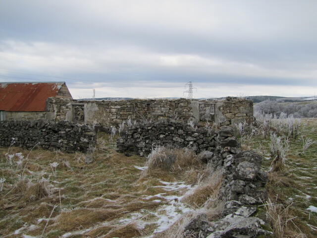 027 Enclosure and Croft House looking North.JPG