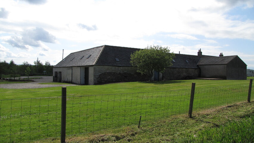 Easter Little Urchany Steading 30 May 2010 (1).JPG