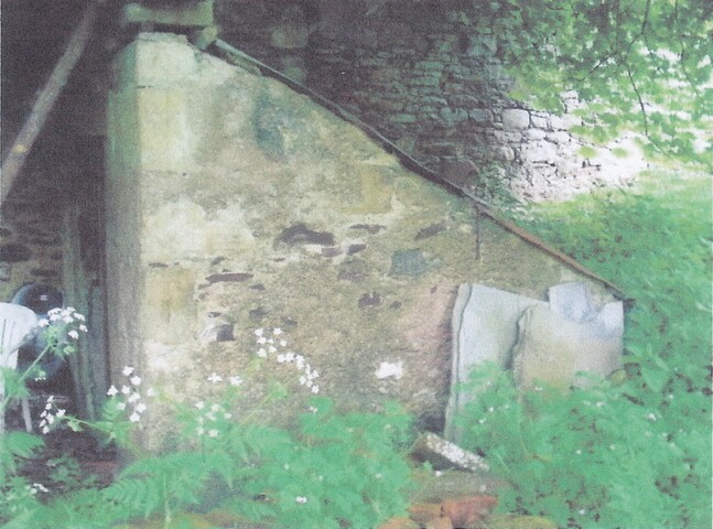 CT-G 7 toilet in DUnrobin caslte grounds exterior.jpg