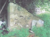 CT-G 7 toilet in DUnrobin caslte grounds exterior.jpg