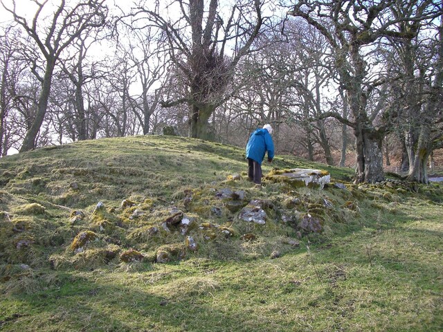 MHG10899 Rhives chambered cairn.JPG