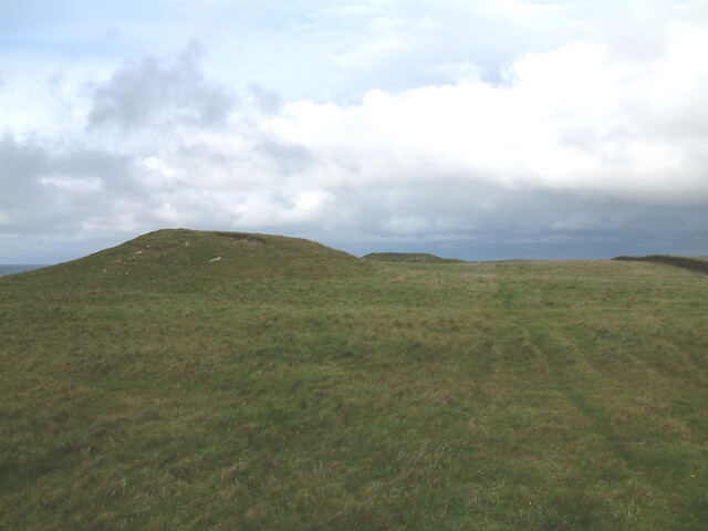 cairn and broch.JPG