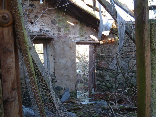 room NW corner.jpg