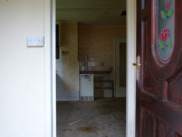 Photo 13 - Entrance to building.JPG