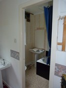 Photo 26 - Bedroom 3 en-suite.JPG
