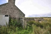 E facing gable & Outbuilding.jpg