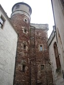 MHG10841 Dunrobin Castle - old section.jpg
