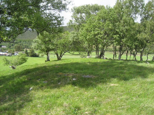 Alvelochan & SW Cairn from SE.jpg