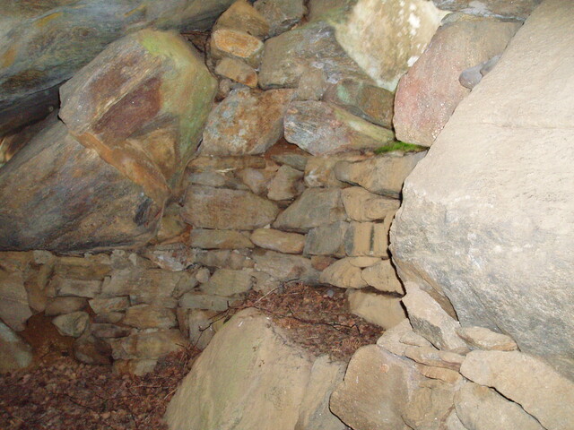 chamber interior showing access step.JPG