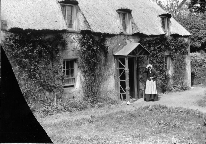 MHG22716 Raven cottage MSp.JPG