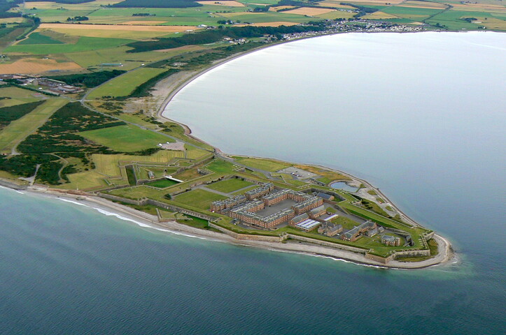 MHG15618 Fort George2.JPG