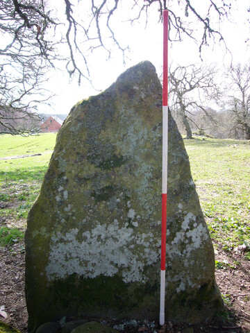Balnaguie Chambered Cairn_5787549875_l.jpg