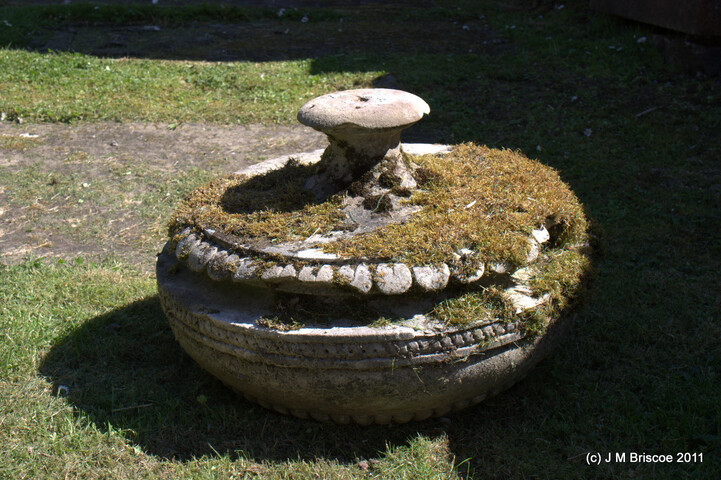 Old Boleskine Parish Church Burial Ground_5797037015_o.jpg