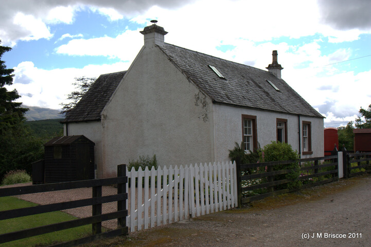 Canal Cottage, Gairlochy_5888709675_o.jpg