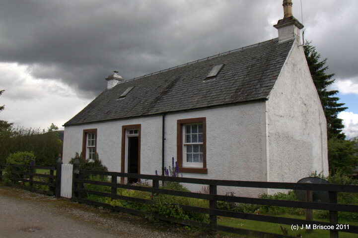 Canal Cottage, Gairlochy_5888710123_o.jpg